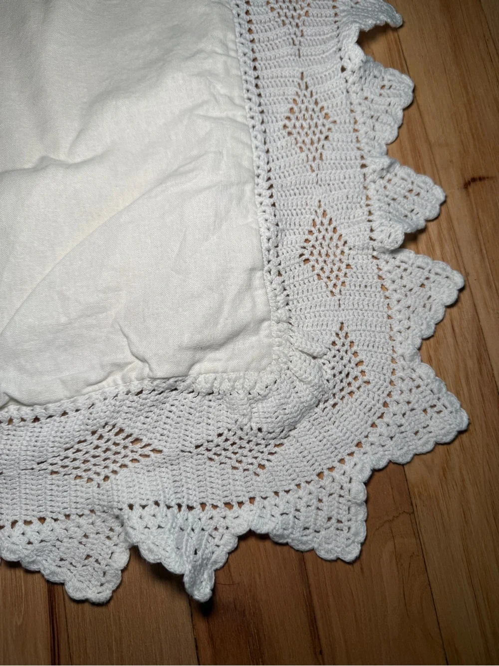 Ralph Lauren Cotton-Blend Euro Crochet Trim Pillow Sham (1)